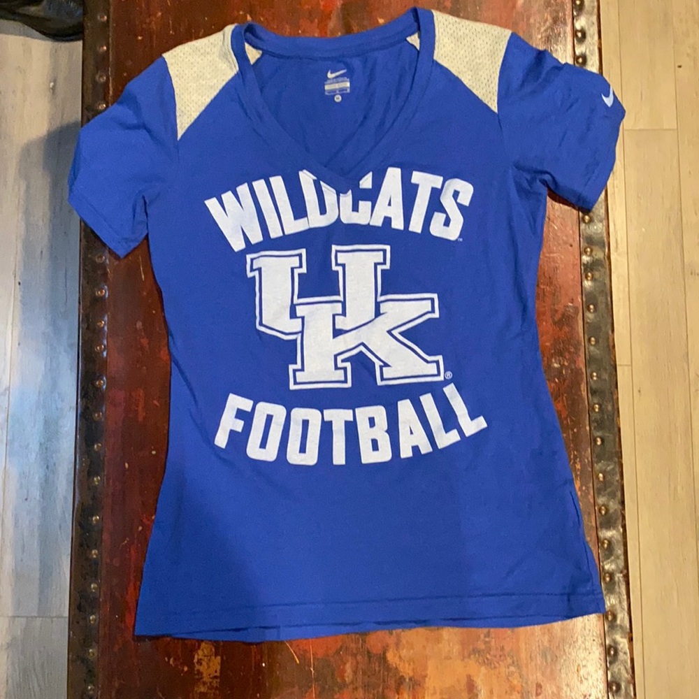 Nike U K Wildcats shirt Sz M, NWOT